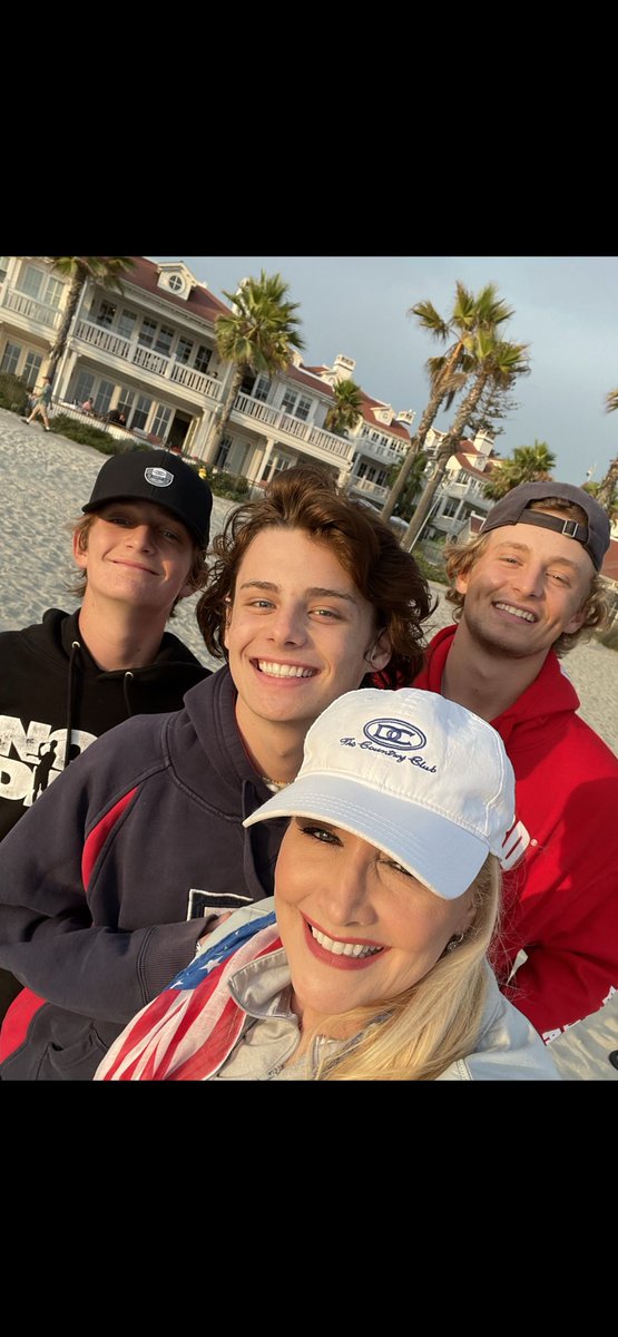 David M. Curran tweet media