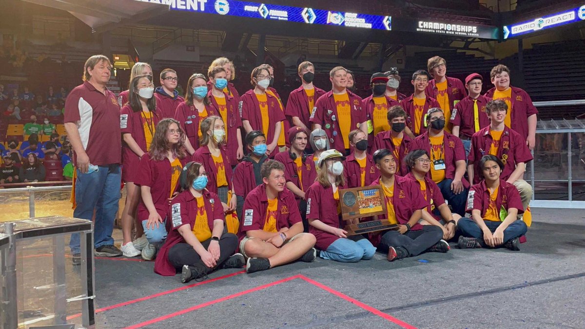 KnightKrawler finished 2nd at the Minnesota High School State Tournament yesterday. This concludes our season. Only a handful of our Seniors were on the team as Freshman when the last state tournament was held. It feels so good to be able to complete a full season again.