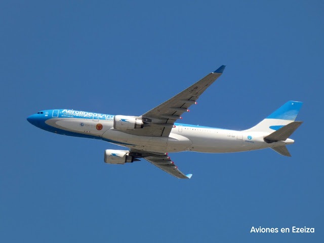 federicodt's tweet photo. Confirmado que Alberto Fernández viajará mañana rumbo a Madrid.

🔺Vuelo #AR1090 Callsing #PRESI01 Ruta: Buenos Aires (SAEZ) - Madrid (LEMD). Aerolíneas Argentinas, equipo Airbus A330-200. LV-GIF. Hora estimada de partida 15:00 09-MAY-2022.

Trabajo junto a @AvionesenEzeiza https://t.co/W274yje7UA