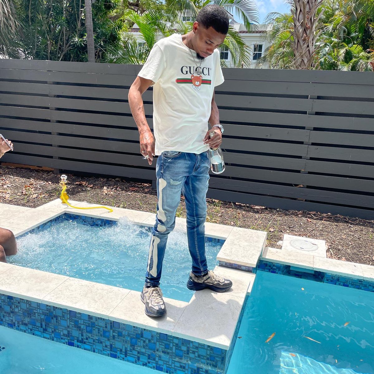 iamkingfeek's tweet photo. Miami vibes ☺️🍾 https://t.co/VHcNLzRl4t