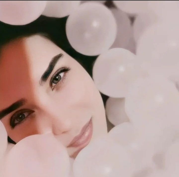 YaniOH80's tweet photo. Robable de IG 🙈

Vive el presente bonita 💗😍

#TubaBüyüküstün✨ https://t.co/STeemtUejg