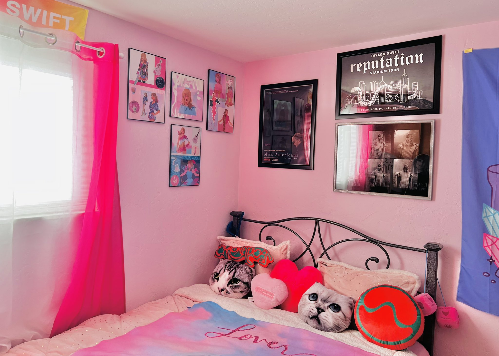 Taylor Swift themed room I wish I could decorate my room the way I