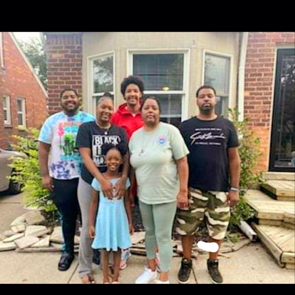 Keithgambrell86's tweet photo. Happy Mothers day to all the mothers in the world..life is impossible without y'all https://t.co/F2Y8MIGlzj