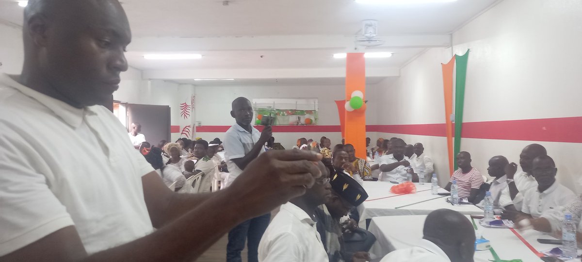 JSG_SFL's tweet photo. Joyeux anniversaire @SOROKGUILLAUME aujourd'hui à yopougon , 50 ans c'est pas petit mais un demi siècle . https://t.co/NmavmHdgh7