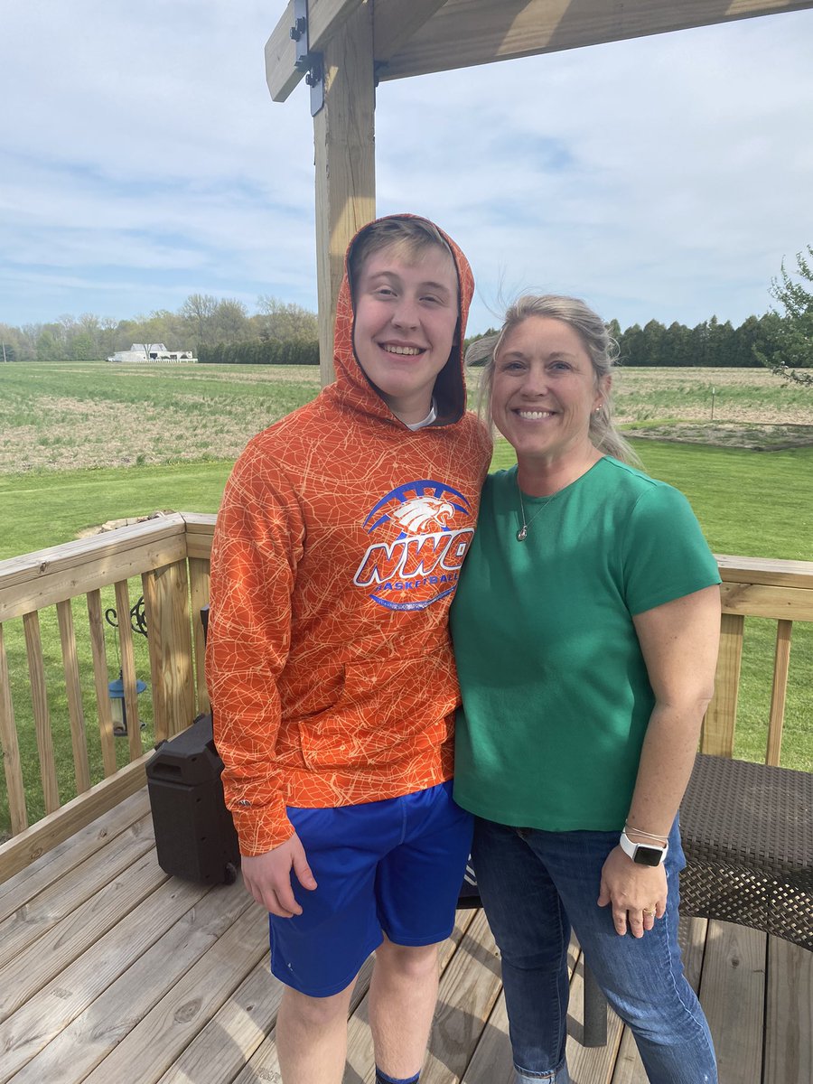 TraxlerTy's tweet photo. Heck of a Mother’s Day!  We have some great ones! https://t.co/Q7QcIGd0XO