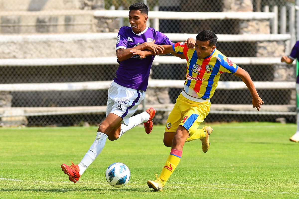 petrolerosfcq's tweet photo. Acciones del primer tiempo 🔥📸

#VamosPetroleros https://t.co/XTFzwq8bdS