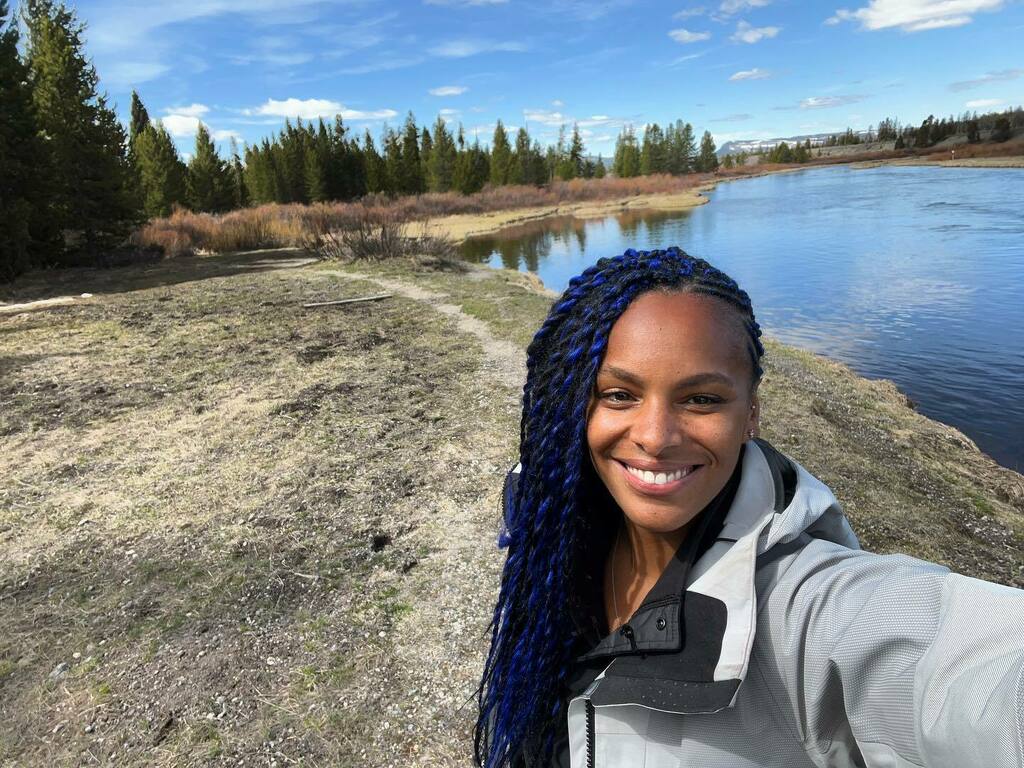 lucyhedges's tweet photo. It’s on days like this that I can’t quite believe I get to travel the world and call it work 💙✈️ 🐺#bbctravelshow #workworkwerk #ilovemysidehustle #madisonriver #bearsafetytraining #montana #westyellowstone #traveltelly #americanadventure #travelshow #forevergrateful https://t.co/96uCG2yAW6