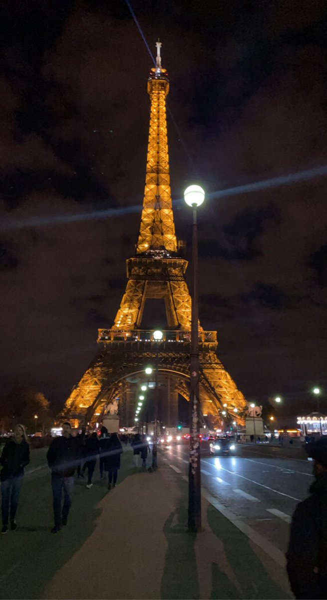 Rod_p16's tweet image. Pulled up in fashion week, I been out in France 😵‍💫