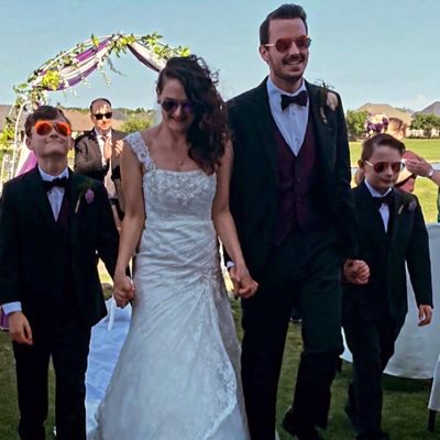 LinConspirators's tweet image. Thread: How @thejen2615 &amp;amp; I gamified our wedding reception leading to a big surprise for our guests. 

For reference, @thejen2615 &amp;amp; I got married last Saturday. It was an amazing day with so many of our friends and family coming out to Granbury, Texas for the festivities.