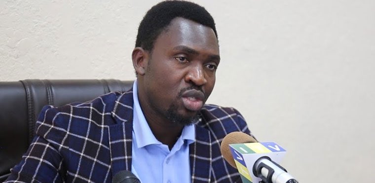 TanzaniaLeaks's tweet photo. “Tanzania inapitia wakati mgumu sana. Changamoto ya Uongozi uliopo kwa sasa, inaonyesha wazi kwamba Katiba Mpya inahitajika haraka sana. Kwa hali ya sasa ni kama nchi inajiendesha yenyewe kwa autopilot.” Hamisi Kigwangalla #TanzaniaLeaks https://t.co/JSHVgxqYGk