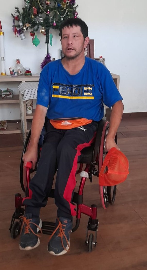 fcen1970's tweet photo. Nuestra Fundación Esperanza Nuestra  
Sigue apoyando a PcD física que requieren una silla de ruedas.
En esta oportunidad entregamos un silla a motor a Juana Vera y una silla manual activa a Leo Ríos. 
Felicitaciones amigos. https://t.co/QcO90iP9kY