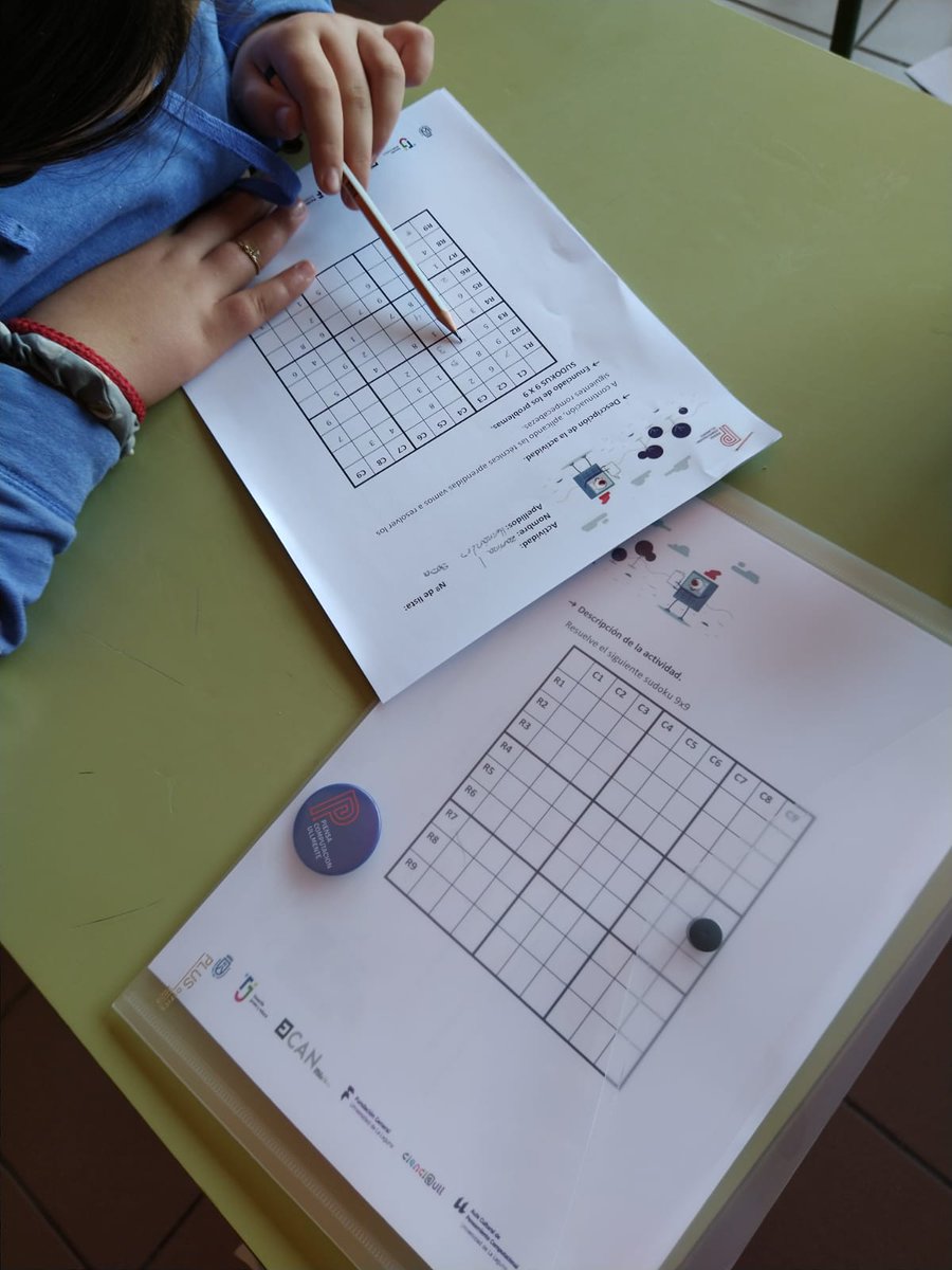 CienciaULL's tweet photo. 🚀El pasado viernes se llevó acabo en el CEO Leoncio Rodríguez una actividad piloto para la implementación del pensamiento computacional en el contenido curricular. Se enmarca en el proyecto #PiensaComputacionaULLmente @ULL @tfjovenyeduca y está basada en #ComputingCurricula2020. https://t.co/U07Biy3xrC