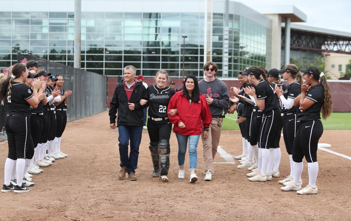 SCUSoftball's tweet photo. π π π
πππππ πππ seniors!
#CompeteInTheArena #SCUBroncos #StampedeTogether https://t.co/RkZiIcJwt6