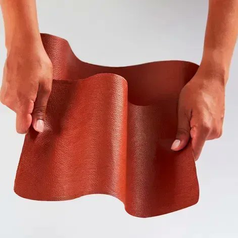 LeatherSchoolCh's tweet image. As reported in Gear Patrol: VitroLabs out of California claims it can recreate leather at the cellular level. What do you think of this direction?
buff.ly/39HwP2n
#leathertech #biotech #leatheralternatives #gearpatrol