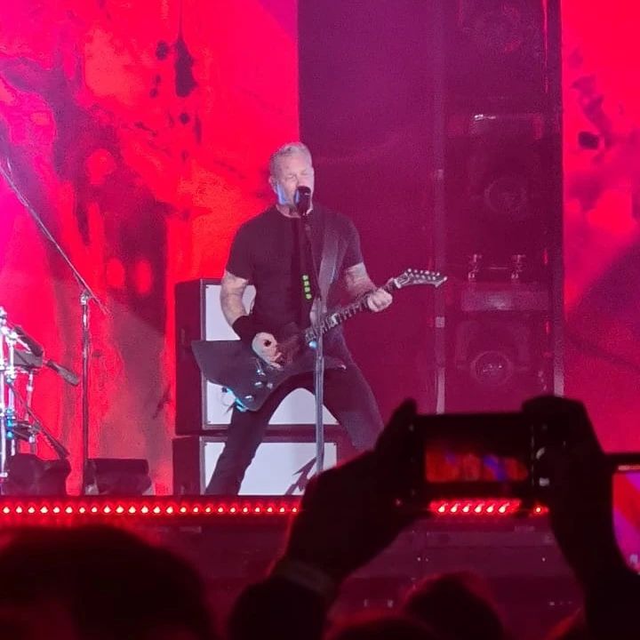 masterofpy's tweet photo. 💥Un poco de lo que fue el increíble show de #MetinCuritiba anoche en el Estadio Couto Pereira 🤘
🔥 Ahora nos preparamos para lo que se viene en São Paulo 🇧🇷 continuando la gira de @Metallica por Sudamérica 🔥
#MasterofParaguay #MetOnTour
#MetallicaChapter https://t.co/6Hj4wCVPPd