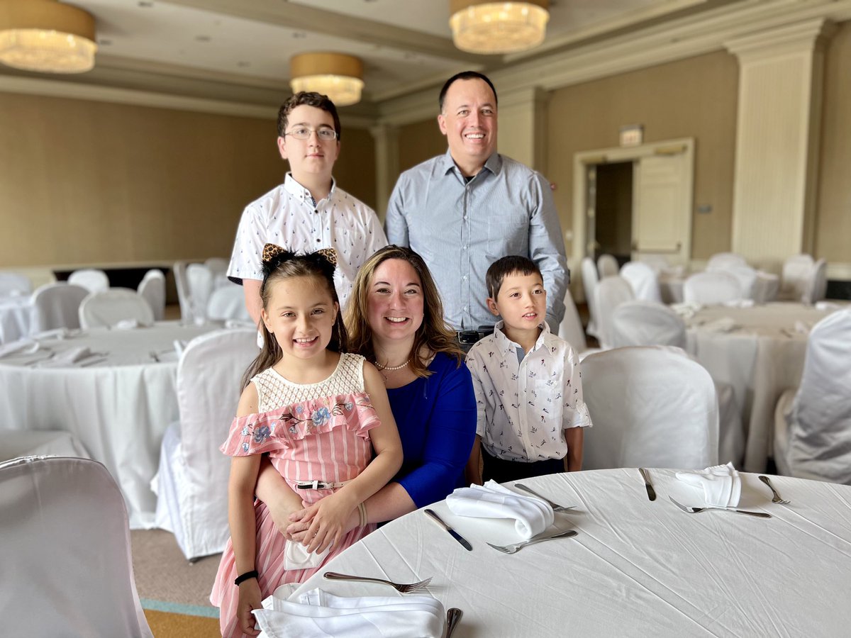 Coach_Campbell's tweet photo. So thankful for @CaseyCares & the @SonestaHotels @HarborCourtBalt for hosting a #MothersDayTea! Our kids had some much fun making a bouquet and eating lots of treats!!
#CaseyCares
#RoyalSonesta
#MothersDay
#MothersDay2022 https://t.co/tLFIeuvS29