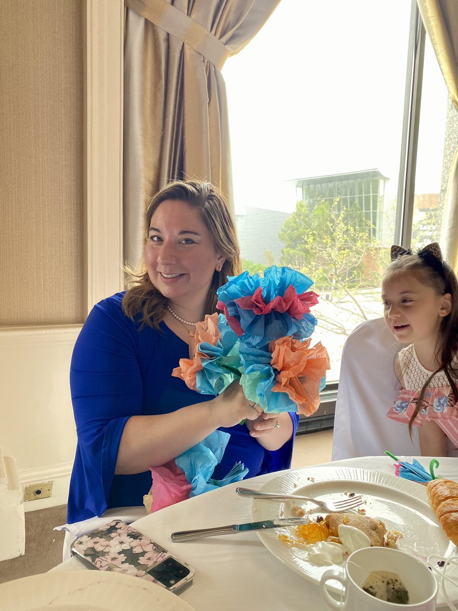Coach_Campbell's tweet photo. So thankful for @CaseyCares & the @SonestaHotels @HarborCourtBalt for hosting a #MothersDayTea! Our kids had some much fun making a bouquet and eating lots of treats!!
#CaseyCares
#RoyalSonesta
#MothersDay
#MothersDay2022 https://t.co/tLFIeuvS29