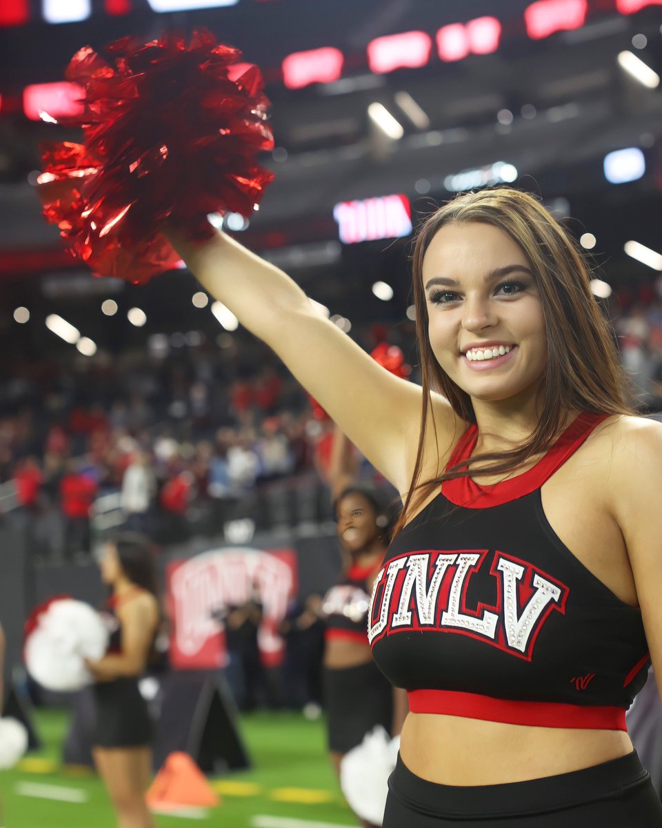 UNLVPom's tweet photo. Tryouts are exactly 1 week away. We can’t wait! Make sure to register using the link in our bio❤️ https://t.co/AGRjPHFzkS