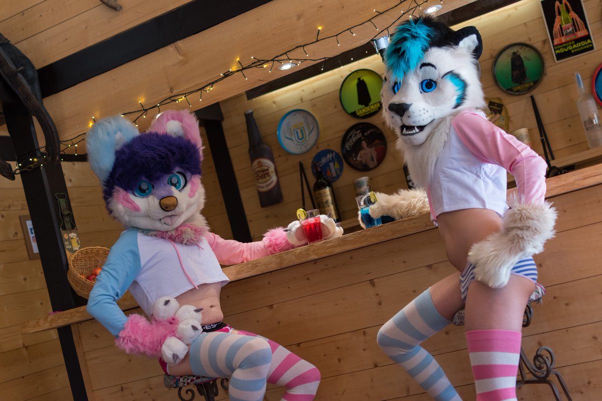 LisanAfterMeow's tweet photo. Bar is open and ready to serve ! 😊 w/ @Arkee_AD
 
📷 : @draky_ad https://t.co/aoj8M9Annl