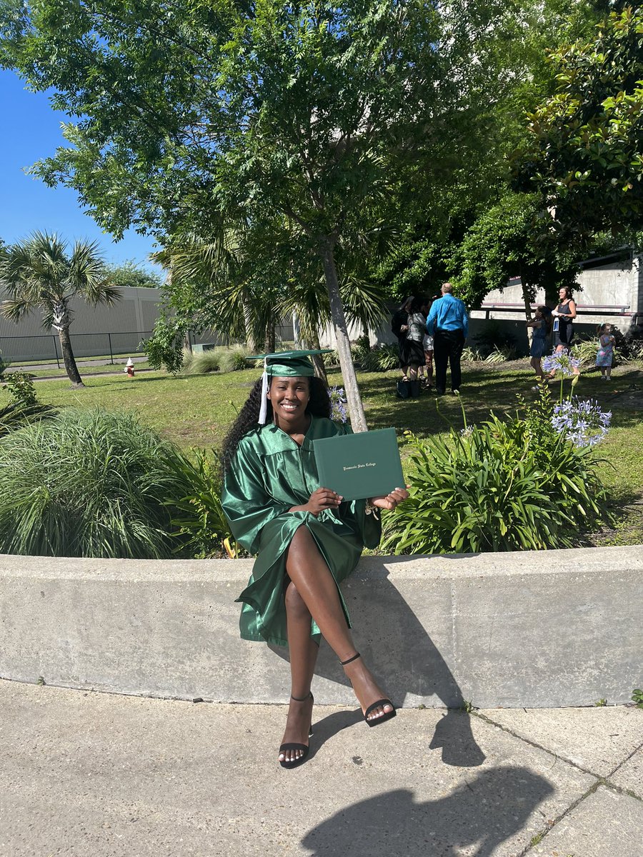 Congratulations to my daughter!!@AniyahNBrown !! Today she graduated with a Biology Associates in Arts! I am proud of you! ❤️