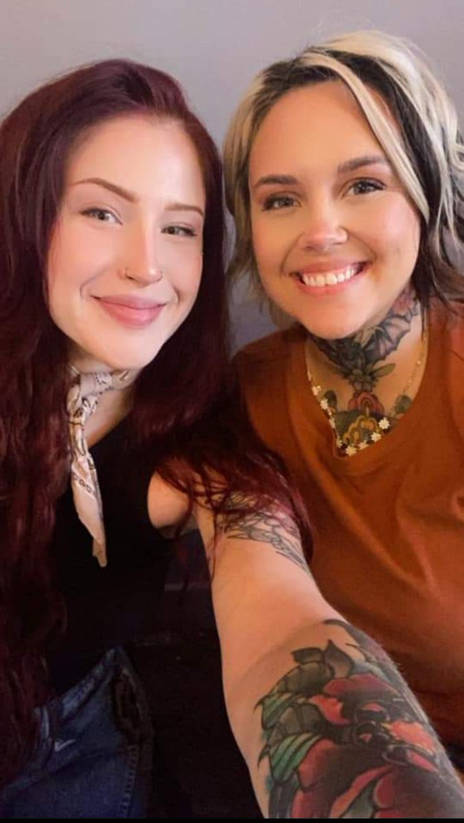 MandineedsAlpha's tweet photo. Hi everybody ☺😘👋 this is my bestie Valerie.  Having a wonderful Sunday. I love this girl! Now if only we had a couple black guys here to keep us company. Want to join us? #blackguysonly https://t.co/S33wYD4FQt
