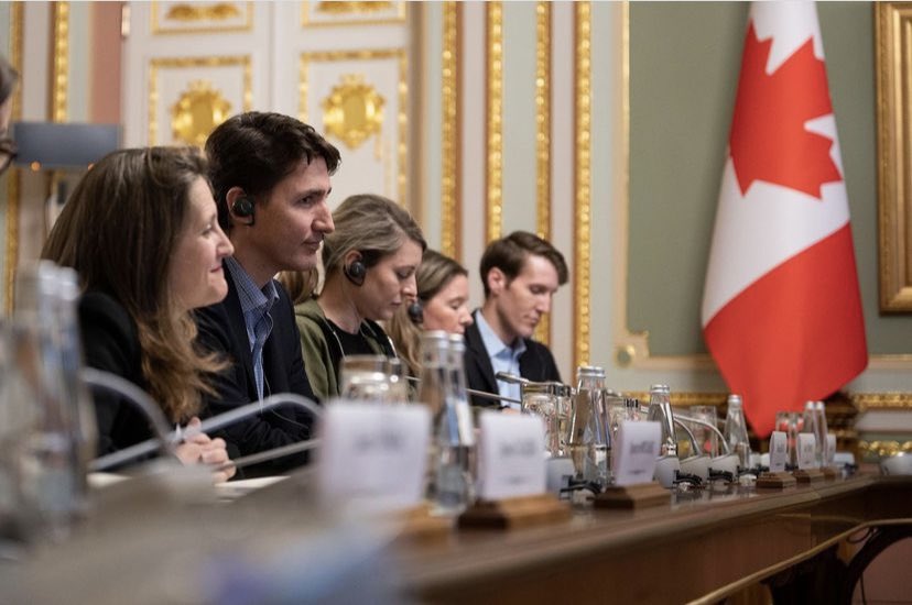 doaas's tweet photo. Photos from president Zelenskyy IG account 🇺🇦🇨🇦… I totally love how DP Freeland looks so happy and mostly proud that she doesn’t need translation in this netting.  🤍💫🤍 https://t.co/ktOR54JNqW