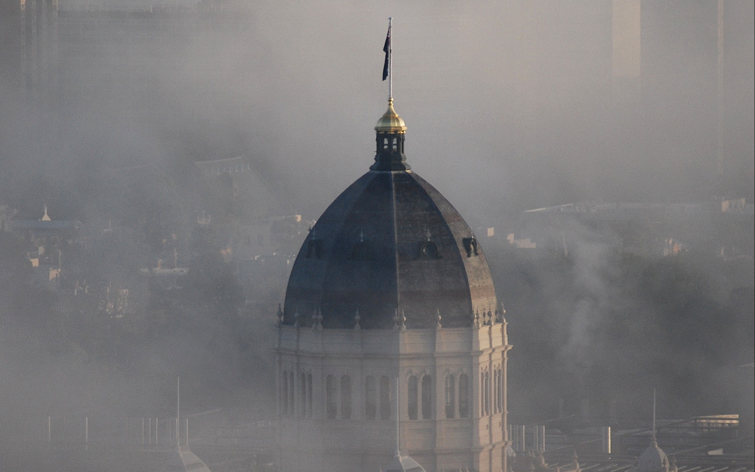 Royal Exhibition Building emerges from this morning's mist. It was #onthisday, 9 May, in 1901 that Australia's first Commonwealth Parliament was opened there. After the opening, the federal parliament borrowed Victoria's Parliament House for its sittings until 1927 #springst