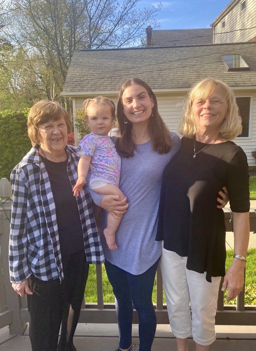 CoachRosinski's tweet photo. My four favorite ladies. Happy Mother’s Day to all you moms out there! https://t.co/UXrFnvbH05