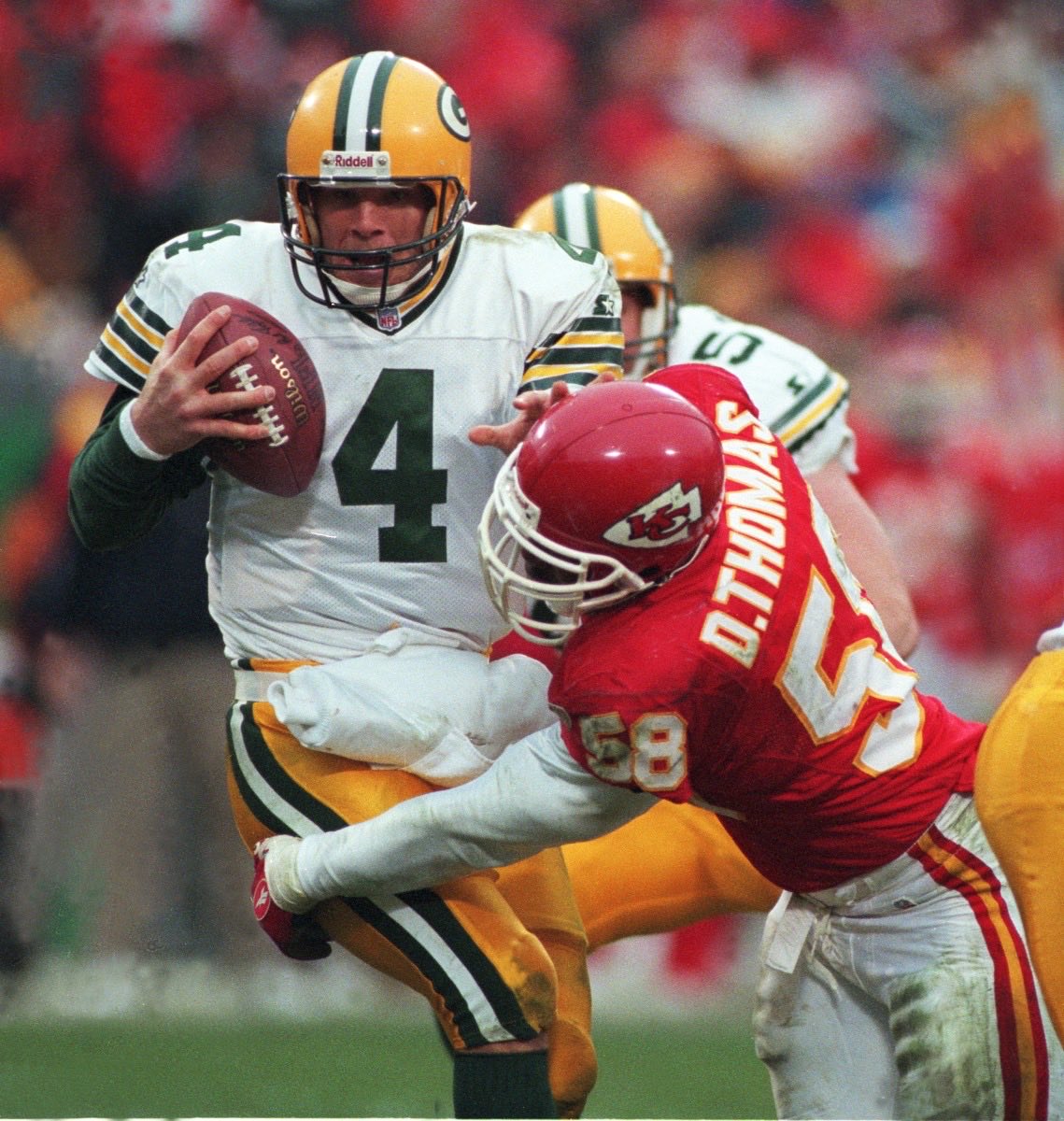 Vintage_Chiefs's tweet photo. Derrick Thomas taking down the gunslinger! #ChiefsKingdom https://t.co/HUGZjlqDaj