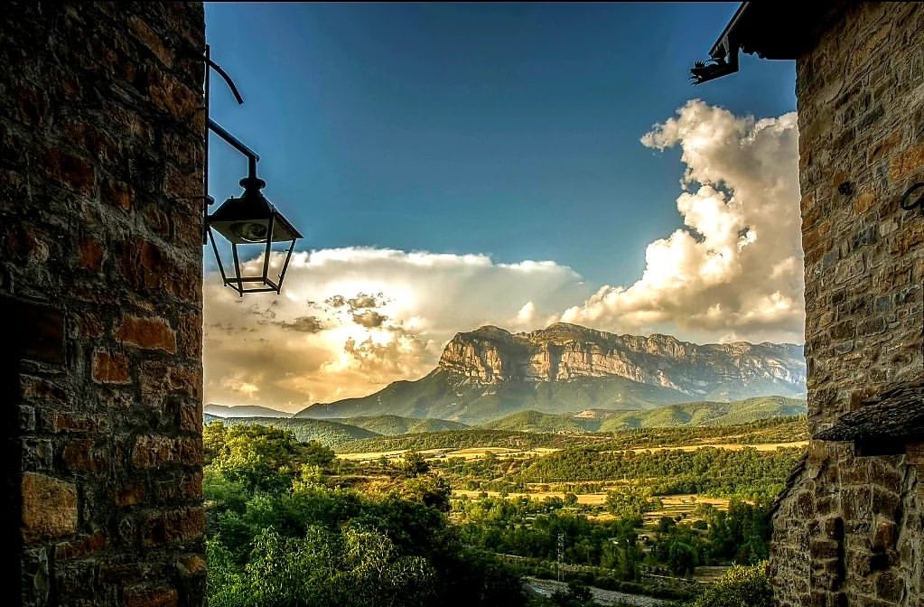 Ainsa

📸Ig: javipaval