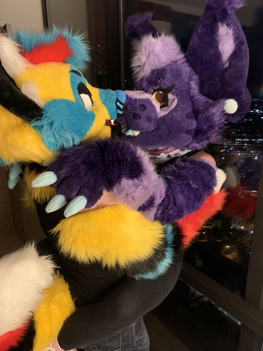 mareberries's tweet photo. BIG HUGGS
 💜❤️💛💙
Got to be a big dummy with @Cinders_fox at #FWA2022 #furryweekendatlanta https://t.co/n5c9sK5RSA