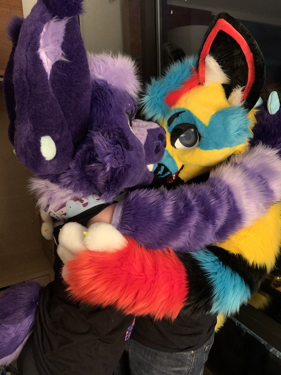 mareberries's tweet photo. BIG HUGGS
 💜❤️💛💙
Got to be a big dummy with @Cinders_fox at #FWA2022 #furryweekendatlanta https://t.co/n5c9sK5RSA