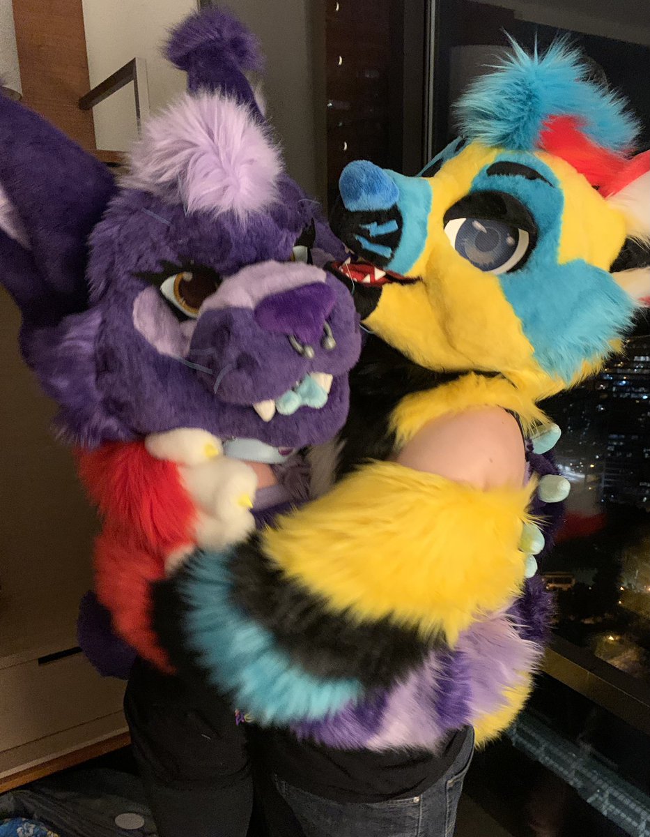 mareberries's tweet photo. BIG HUGGS
 💜❤️💛💙
Got to be a big dummy with @Cinders_fox at #FWA2022 #furryweekendatlanta https://t.co/n5c9sK5RSA