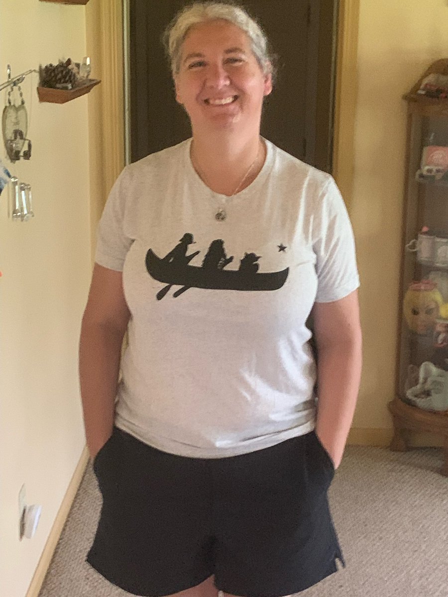 julesruth's tweet photo. When wearing the Star Wars Logboat shirt prepare to talk to random kids about Star Wars and Dads about Logboat! https://t.co/N2DgAQv3yt