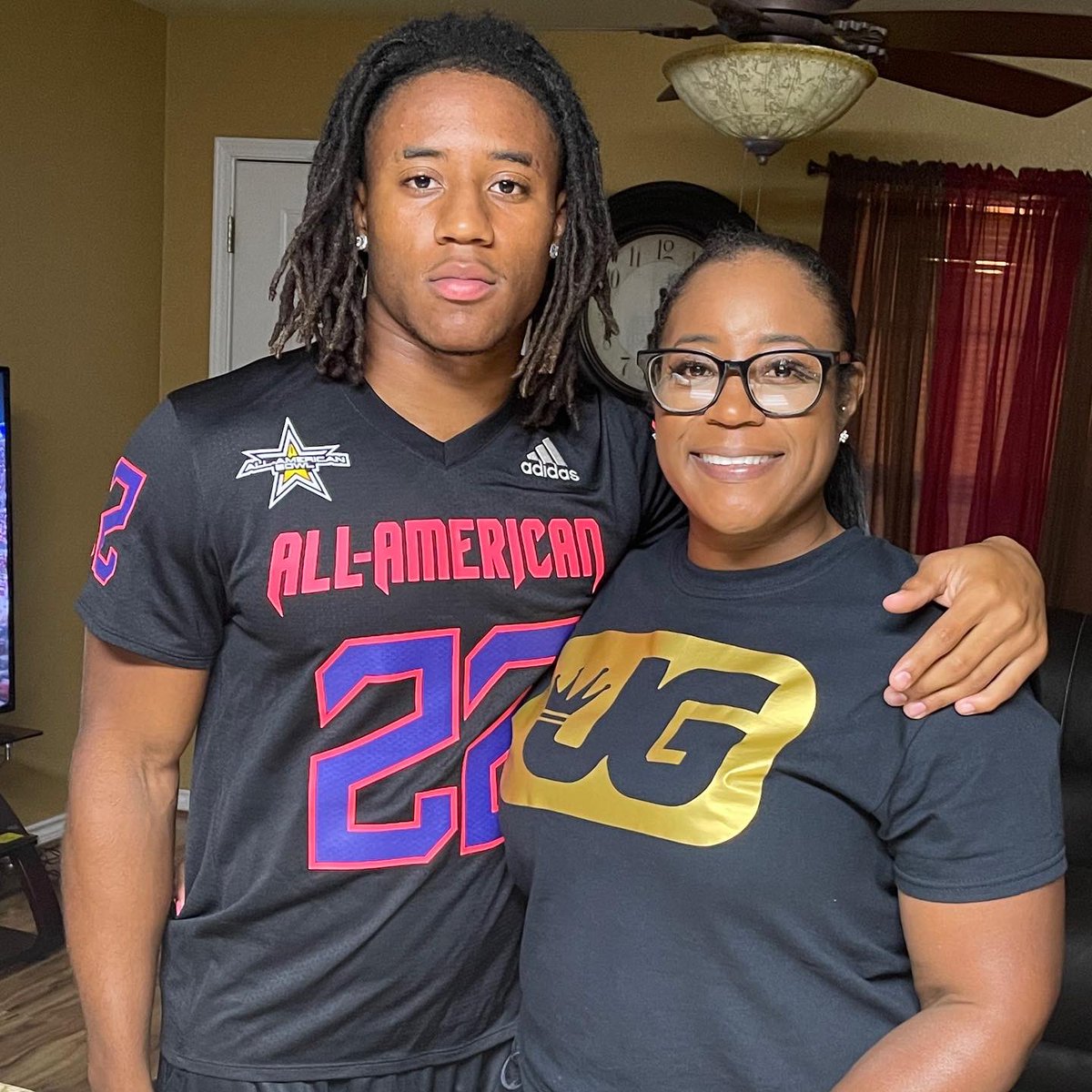 AABonNBC's tweet photo. Happy Mother’s Day 🌸 

#AllAmericanBowl 🇺🇸 https://t.co/Tzi1M5PhKR