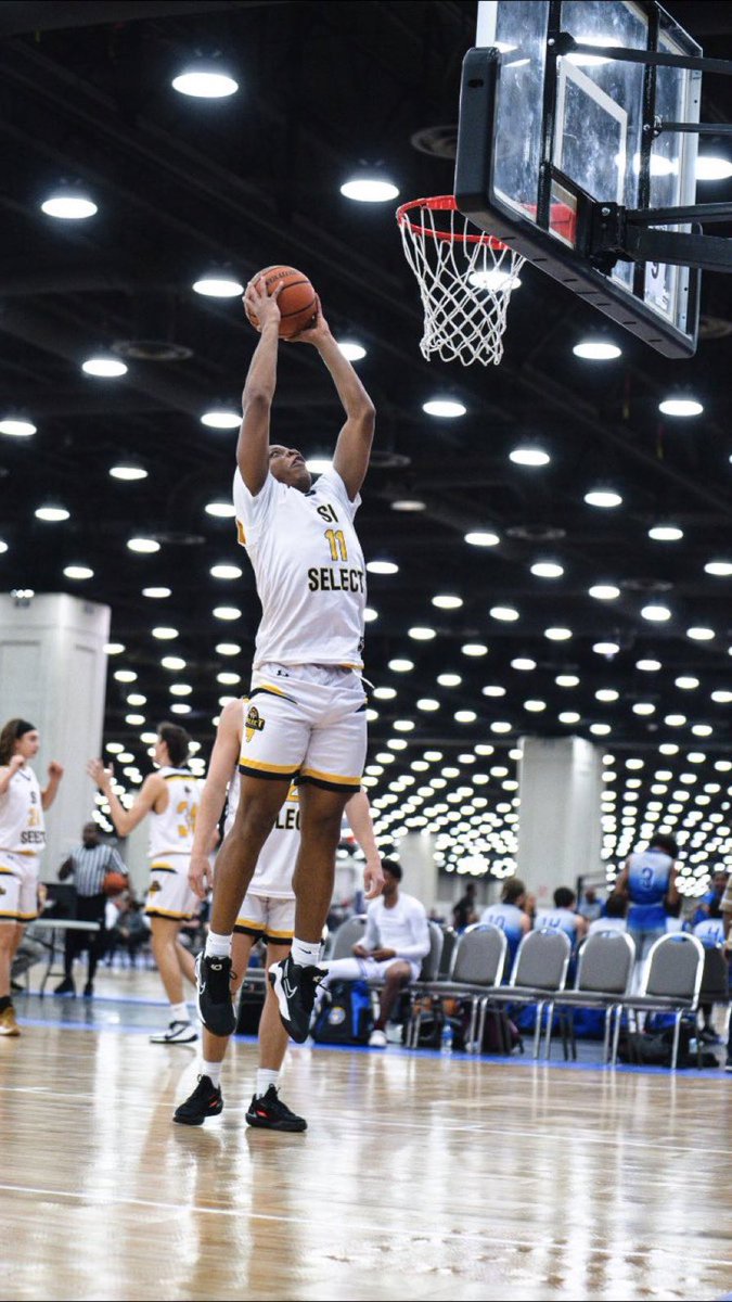 SI Select tweet media