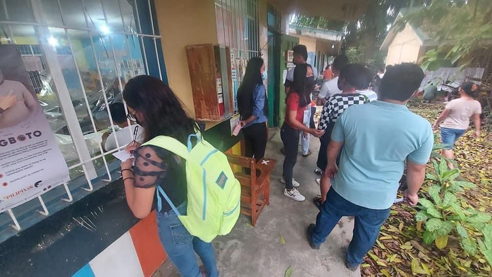 cordsrx's tweet photo. Nagsugod na sa paglinya ang mga botante karong buntag alas 6:00 sa Consolacion Elementary School, Cagayan de Oro City alang sa 2022 National and Local Elections nga gipahigayon karong Mayo 9, 2022.
📸pia10

#CordsX
#CagayandeOro
#Halalan2022 
#HatolngBayan2022 
#VoteSAFEPilipinas https://t.co/4DsG3yggHr