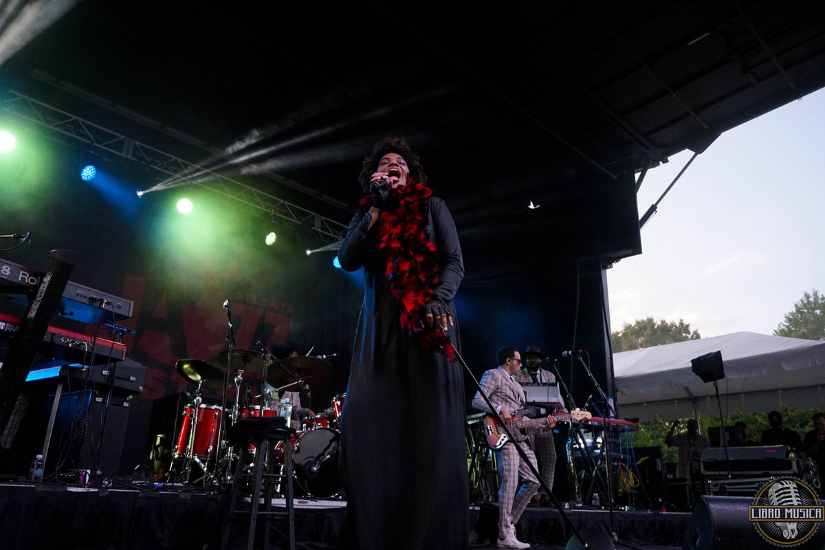 Libro Musica the Music Library tweet media