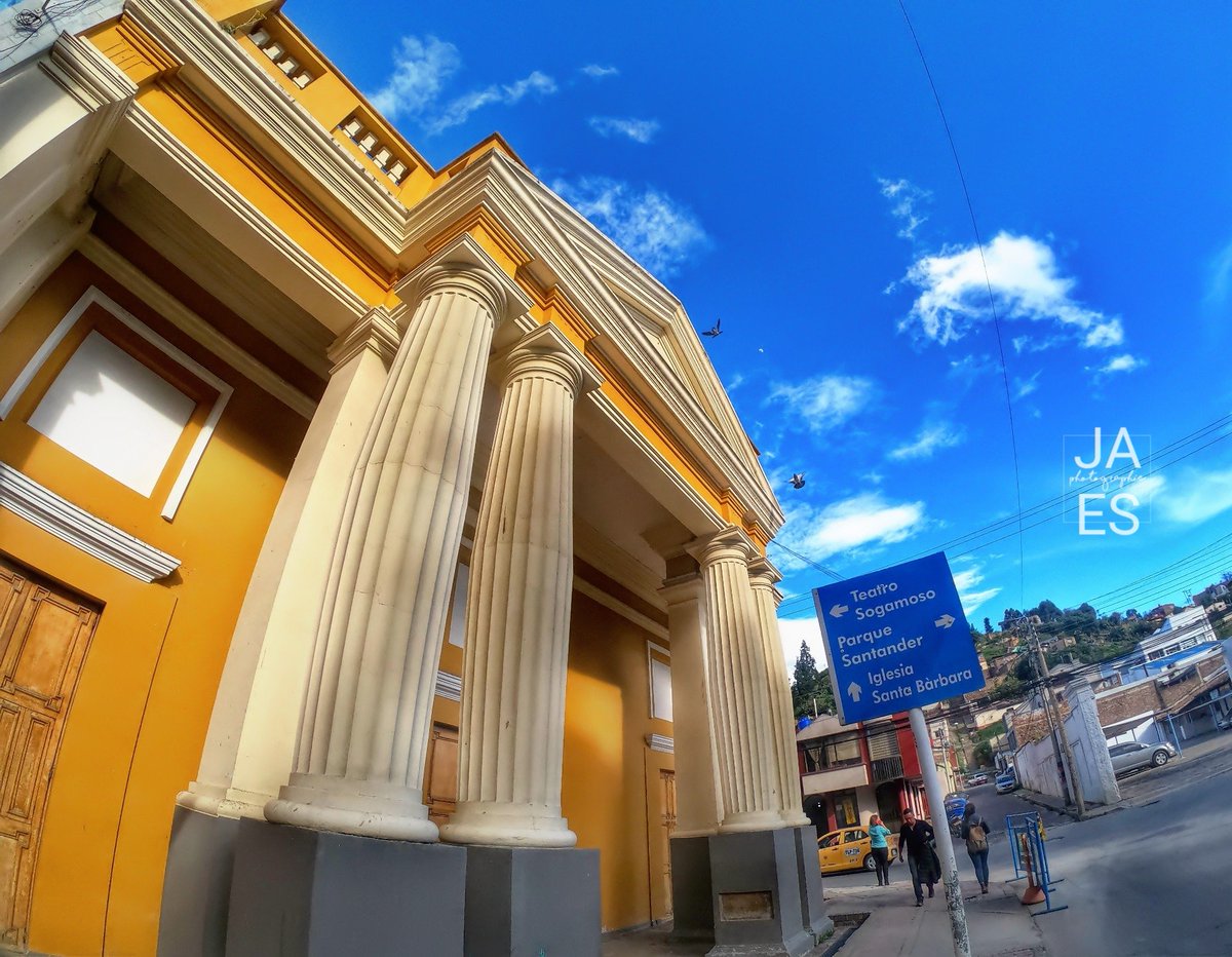 javi_1016's tweet photo. ๐Teatro Sogamoso #Sogamoso ๐จ๐ด ciudad del ๐ y del acero. #GoPro #GoProCol #photographie ๐ท๐ธ #JAES ๐ https://t.co/QiR0j21TjC