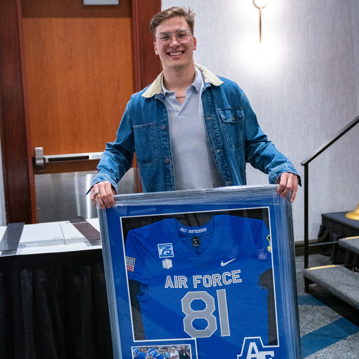 AF_Football's tweet photo. 𝙁𝙖𝙡𝙘𝙤𝙣 𝙁𝙞𝙧𝙨𝙩𝙞𝙚

After graduation Dalton King will become a Pilot! ✈️ https://t.co/gwwHLSgWXX