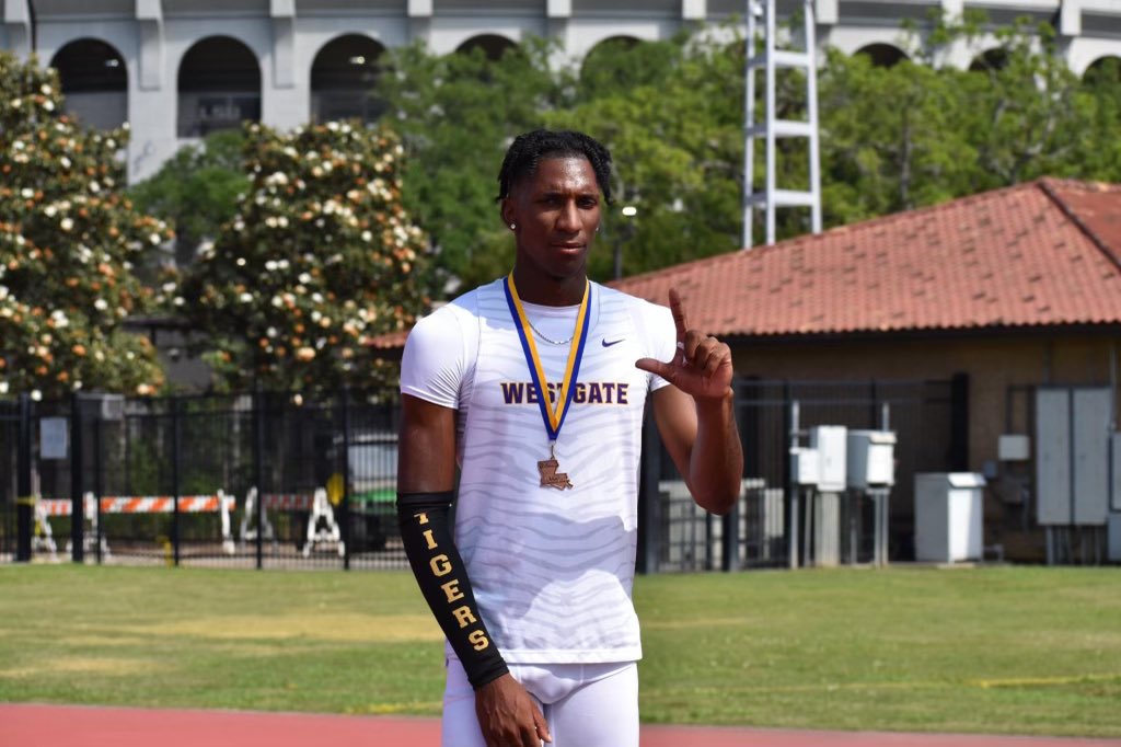 CamronDevon's tweet photo. I’m a 3x StateChamp…🗽 https://t.co/XdYfdakgY4