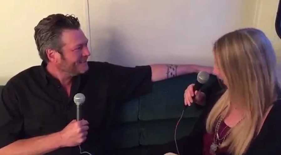 SHEFANI_News's tweet photo. Blake Shelton - On 'The Big Time Online'. Interview with Whitney Allen backstage at 'TreeTown Festival’ at 'Heritage Park of North Iowa', Forest City, IA, USA (05.23.2015) #BlakeShelton #WhitneyAllen #TreeTownFestival https://t.co/1shRS7HQ87 https://t.co/v9GTdfrIe0