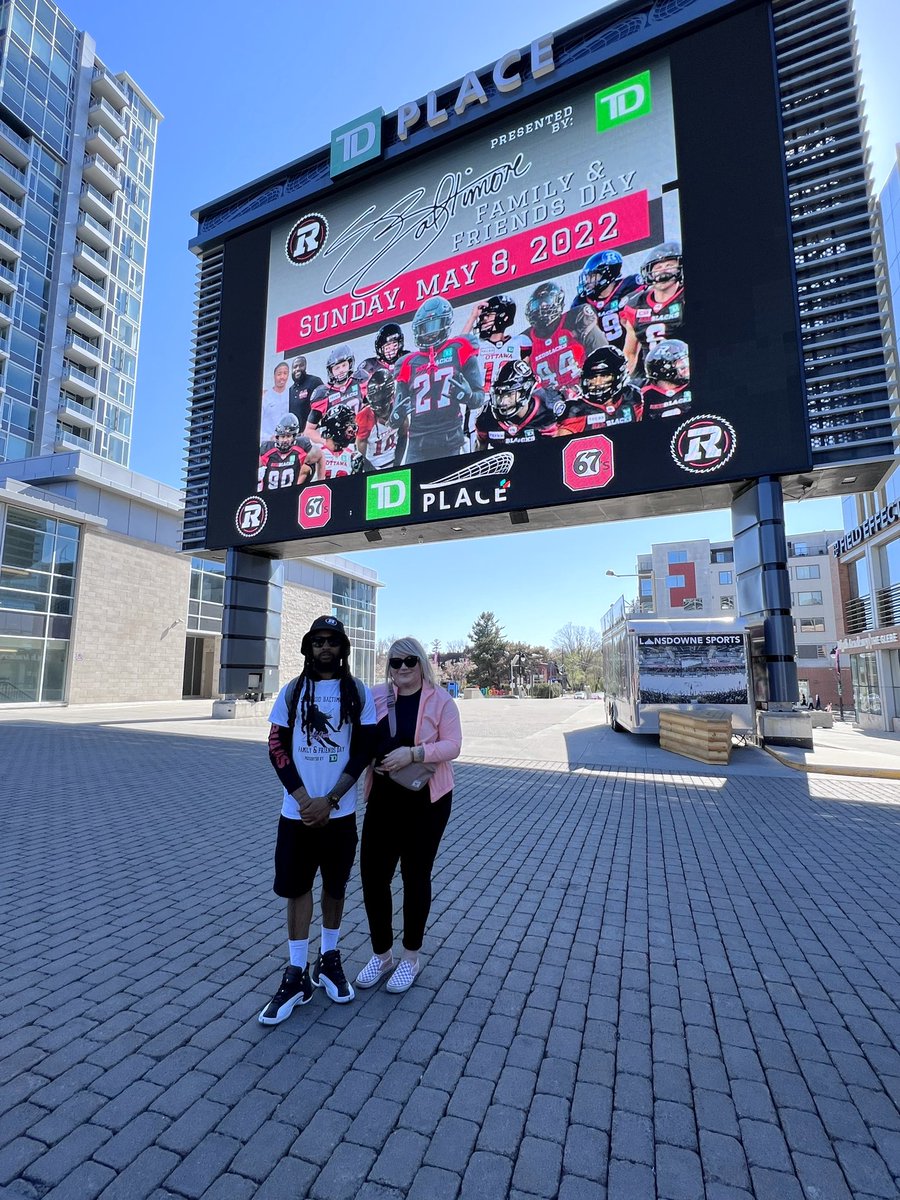 bbxcollection's tweet image. The inaugural @SBODYMORE Family &amp;amp; Friends Day at @TD_Place was an incredible success. Full day with the team &amp;amp; 200+ kids — flawlessly executed.

You are too humble to ever admit it, but you made a lot of people &amp;amp; the city so proud. Happy to have been a small part of today! 🏉♥️
