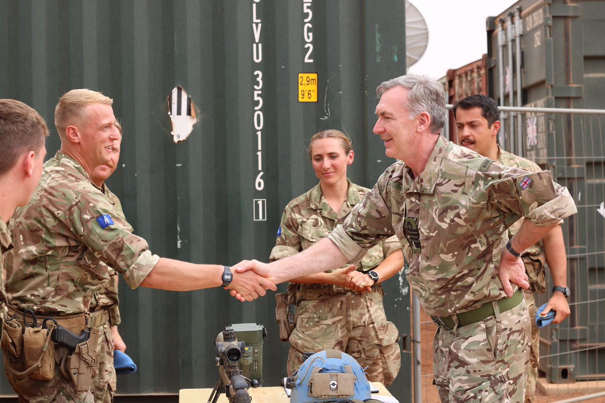 TheWelshCavalry's tweet photo. This weekend, CDS visited the LRRG on Op NEWCOMBE where he was briefed on our capabilities and given an overview of our operations over the last 5 months.

The LRRG is proud to be the UK’s contribution to @un_minusma peacekeeping mission in #Mali 🇲🇱🇺🇳🇬🇧

🔵#TheWelshCavalry https://t.co/FFZhMbkbNz