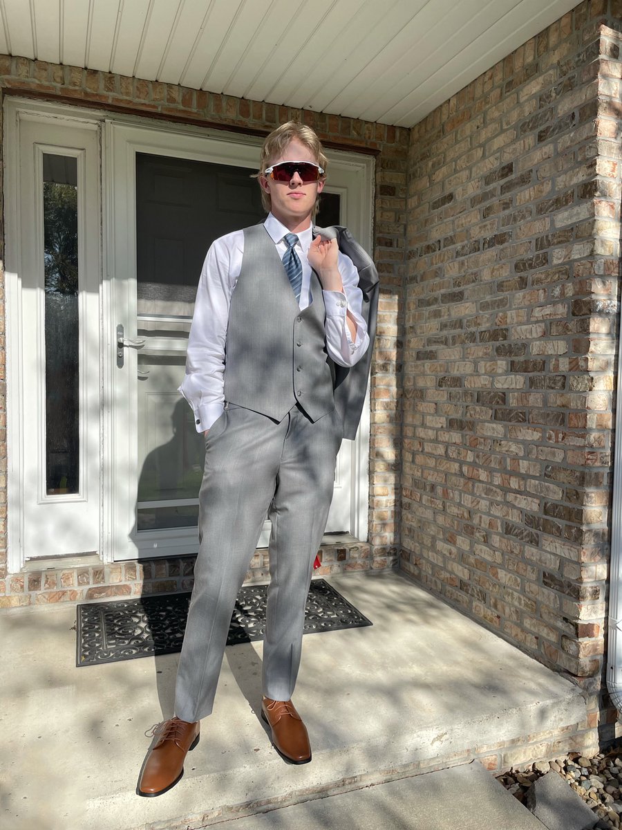 CoachClapp2025's tweet photo. Raider swag at PROM
😈⚾️😈⚾️😈
@zach_spidle @BraydenWindy @glovell2304 @Gagewolfe1 @reedbrennon @kryanstew https://t.co/sCcZJEgmyO
