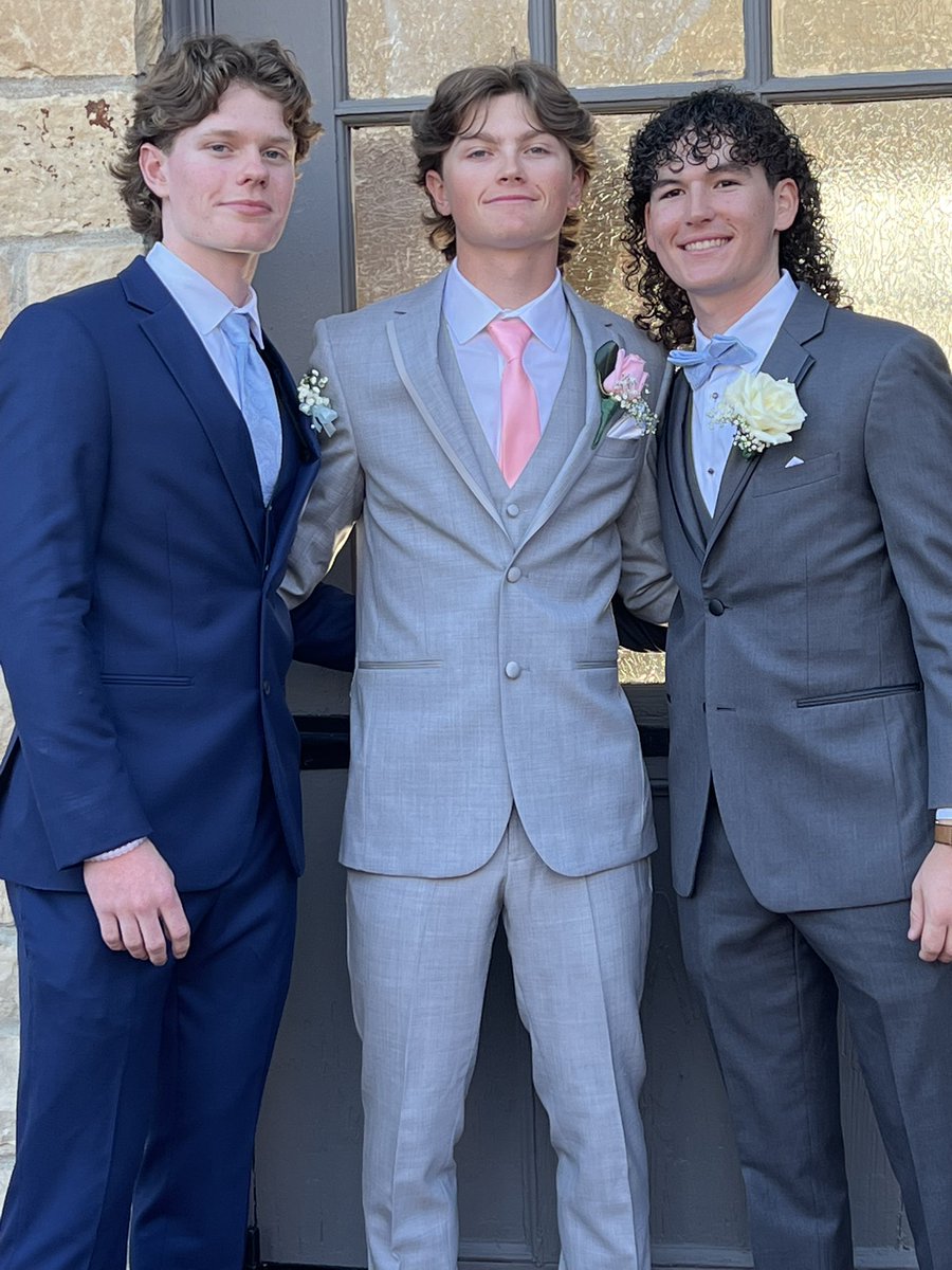CoachClapp2025's tweet photo. Raider swag at PROM
😈⚾️😈⚾️😈
@zach_spidle @BraydenWindy @glovell2304 @Gagewolfe1 @reedbrennon @kryanstew https://t.co/sCcZJEgmyO
