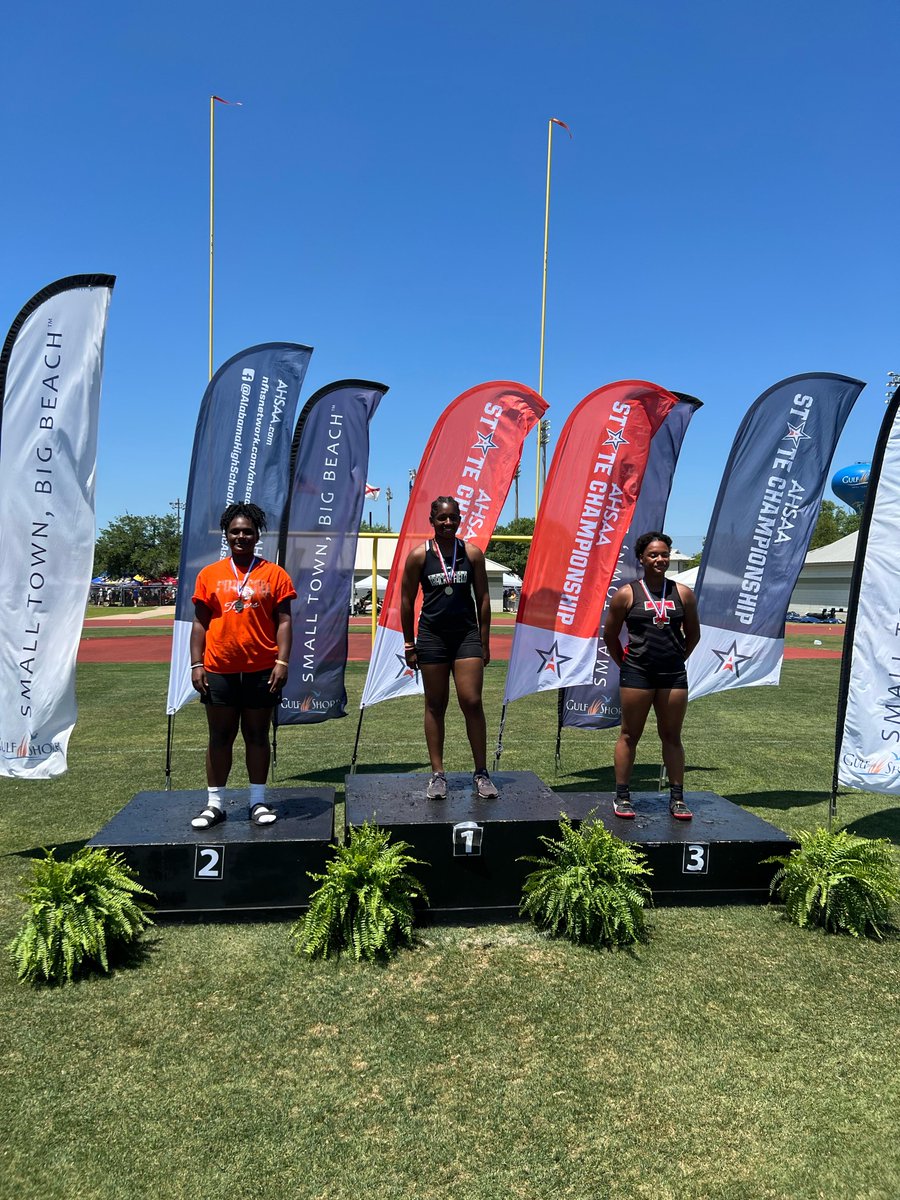 TWO STATE TITLES 🥇
Congratulations to Iyana Johnson for placing FIRST in the state in shot put! #DavidsonDifference
