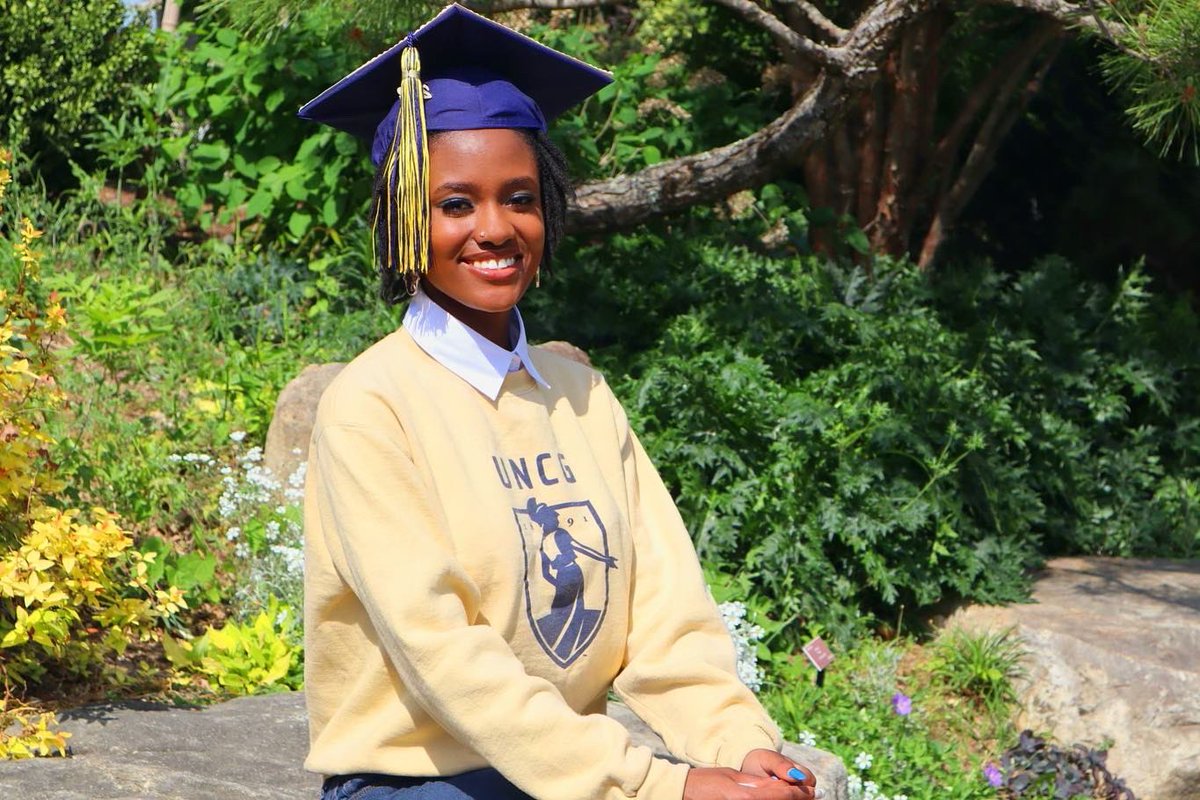 HighQuality_Q's tweet photo. I used to dream💭of graduating, but now that I have graduated🎓, I no longer have a dream.💫
••
FIRST GENERATION ish🤪
#firstgenerationgraduate #collegegraduate #classof2022 #uncggrad #uncg22 #alumna #breakinggenerationalcycles #creatinghistory #UNCG https://t.co/1lkUs9anoD