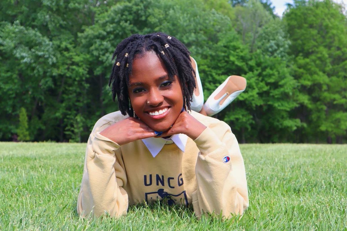 HighQuality_Q's tweet photo. I used to dream💭of graduating, but now that I have graduated🎓, I no longer have a dream.💫
••
FIRST GENERATION ish🤪
#firstgenerationgraduate #collegegraduate #classof2022 #uncggrad #uncg22 #alumna #breakinggenerationalcycles #creatinghistory #UNCG https://t.co/1lkUs9anoD