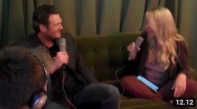 SHEFANI_News's tweet photo. Blake Shelton - On 'The Big Time Online'. Interview with Whitney Allen backstage at 'Chelsea Lately Show’ (08.08.2012) #BlakeShelton #WhitneyAllen https://t.co/gpXGZpmLtJ https://t.co/AiI7oCQ0lh